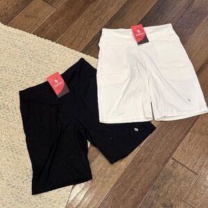 Sleek Black and White Bike/Golf Shorts for Women